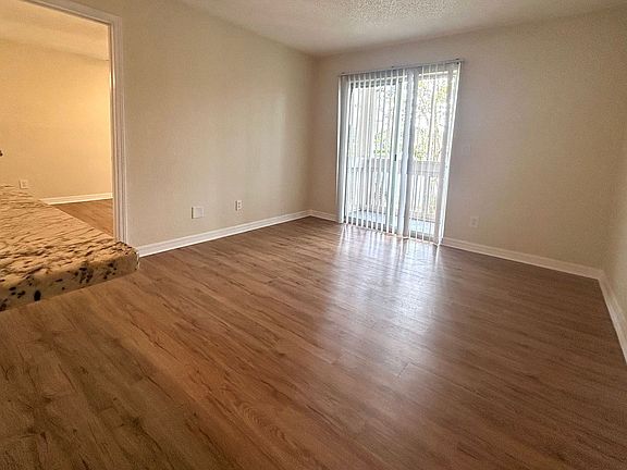 3rd image of 10200 Gandy Blvd N APT 1007