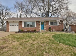 1905 Saint Louis St, Florissant, MO 63033