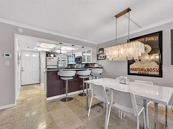 5th image of 4811 SAXON DRIVE #A-203