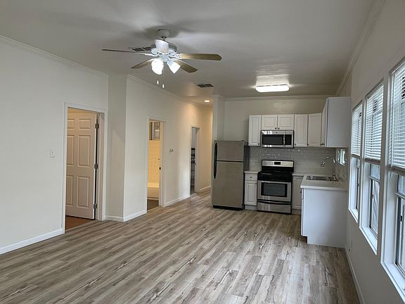2nd image of 2870 1/2 W 8th St