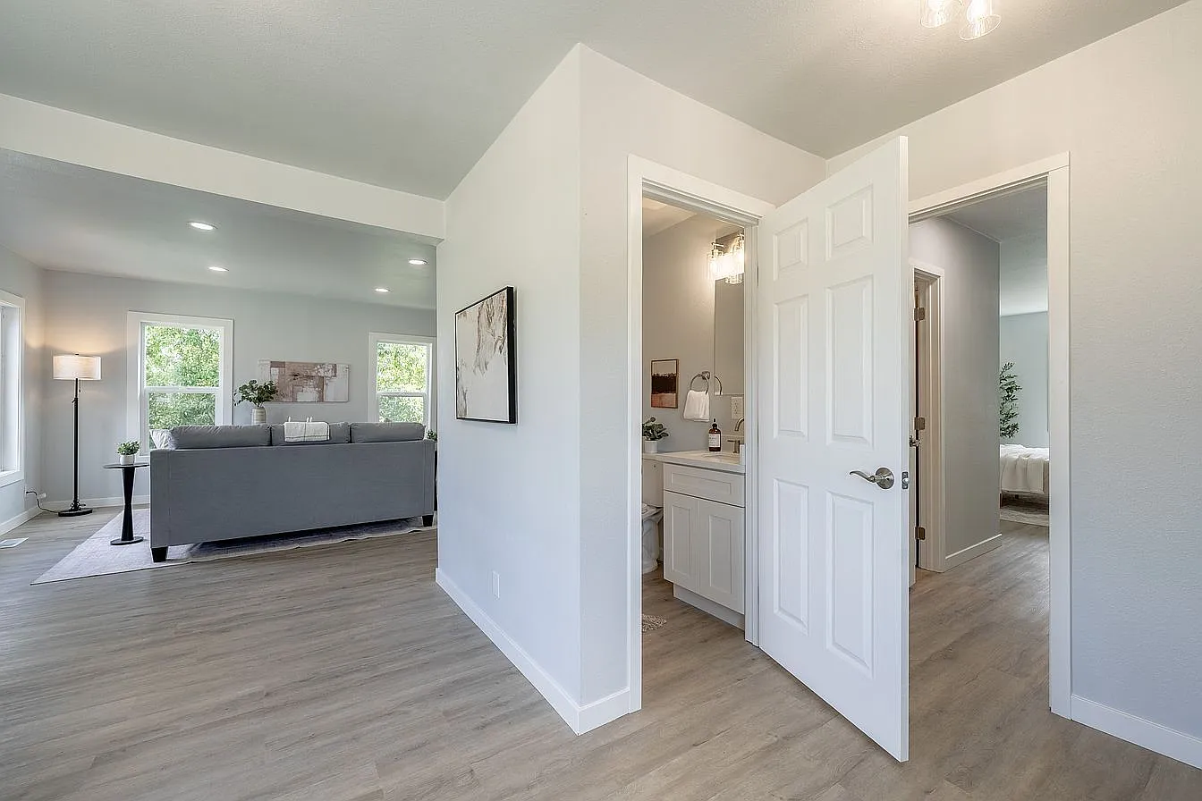 3 bed, 2.5 bath, 1494 sqft, $3,095 — Photo 4