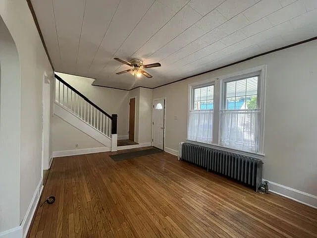 3 bed, 1.0 bath, $1,200 — Photo 3