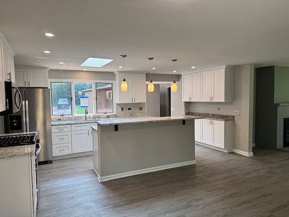 5th image of 28450 N Shagbark Ln