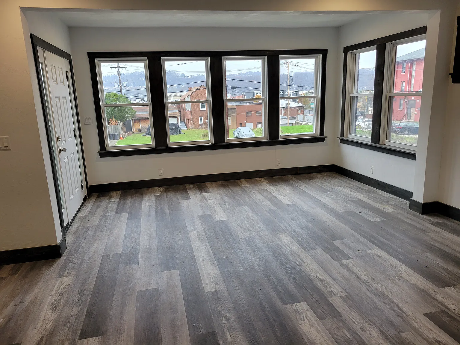 3 bed, 1800 sqft, $1,590 — Photo 2