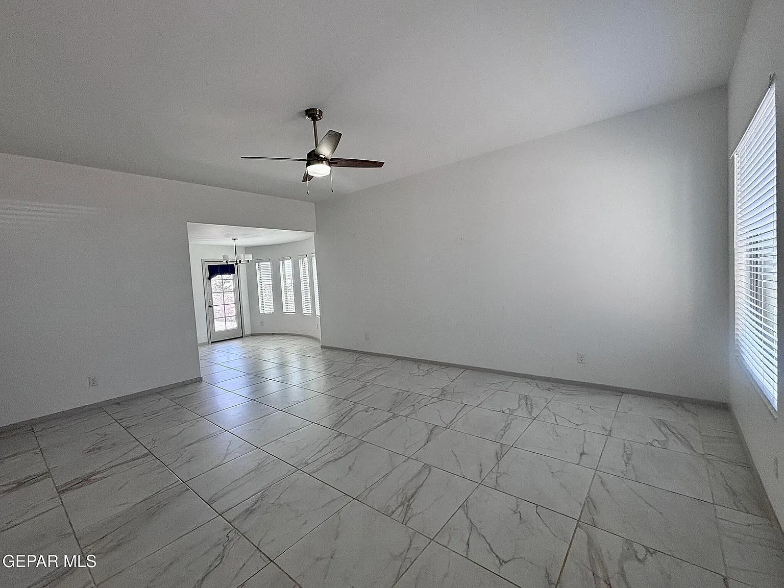 4 bed, 2.0 bath, 1654 sqft, $2,095 — Photo 3