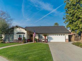 956 Yosemite Dr, Hanford, CA 93230