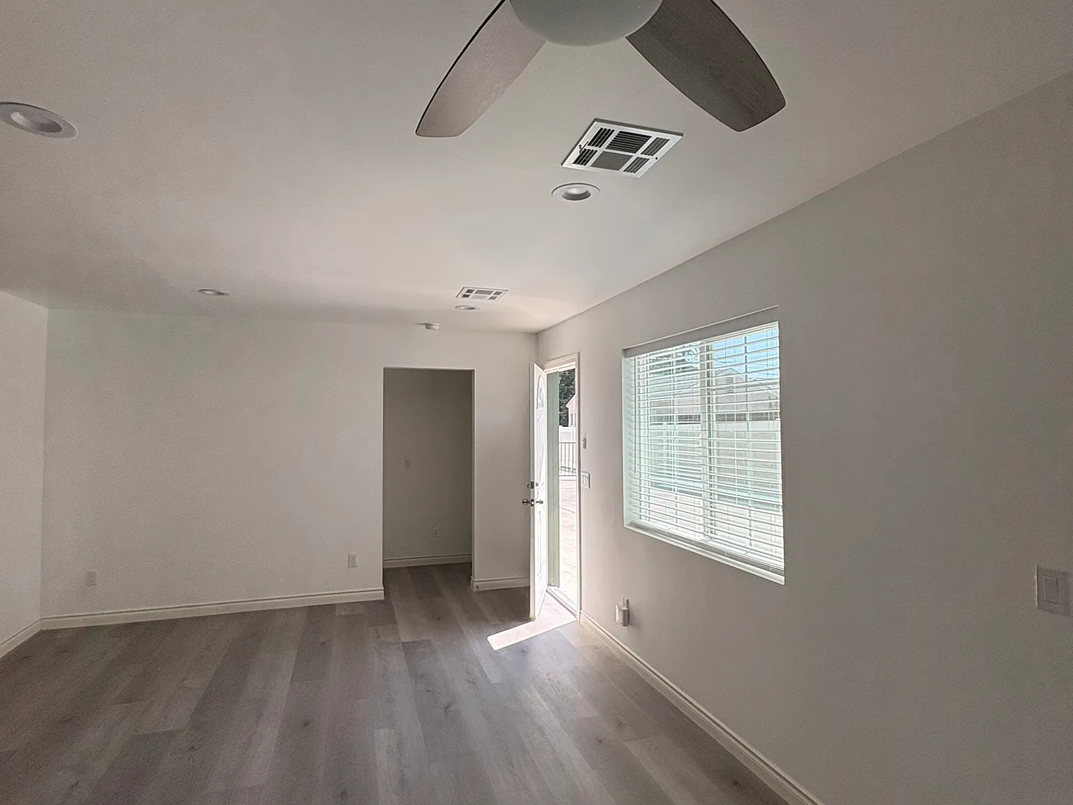 849 Diamond St — Photo 2