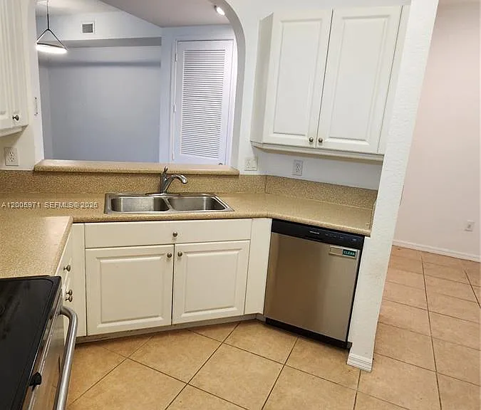 3600 Oaks Clubhouse Dr #206 — Photo 9