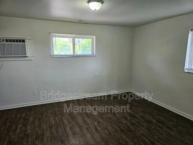 917 Cherry Dr #6 — Photo 10