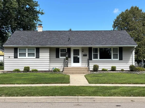 1702 Gartland Ave, Janesville, WI 53548