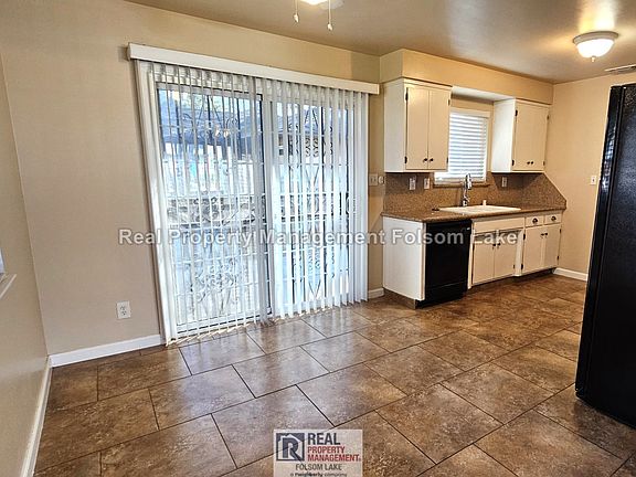 5th image of 100 Brady Ct