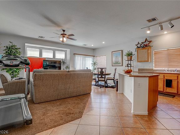 3rd image of 1025 Echo Beach Ave
