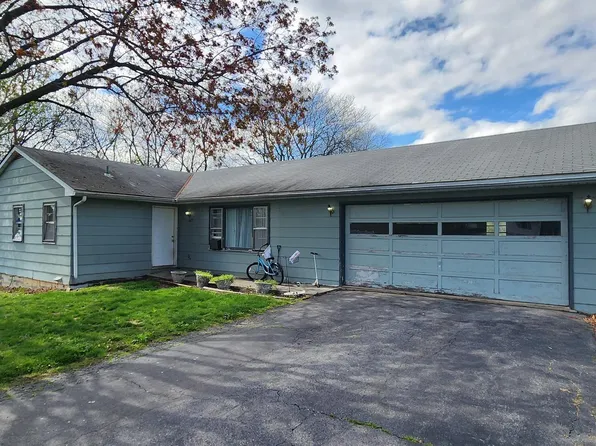 687 College Garden Dr, Kutztown, PA 19530