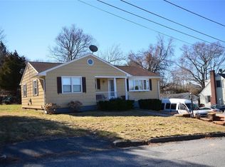 41 Grinnell Ave, Tiverton, RI 02878