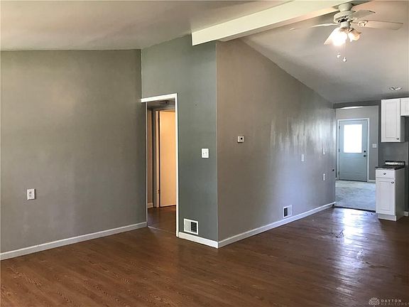 4th image of 620 Linden Ave
