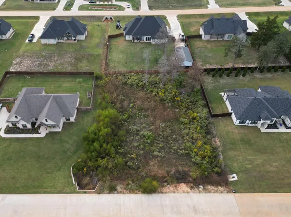 14564 Woodland Creek Dr, Tyler, TX 75706