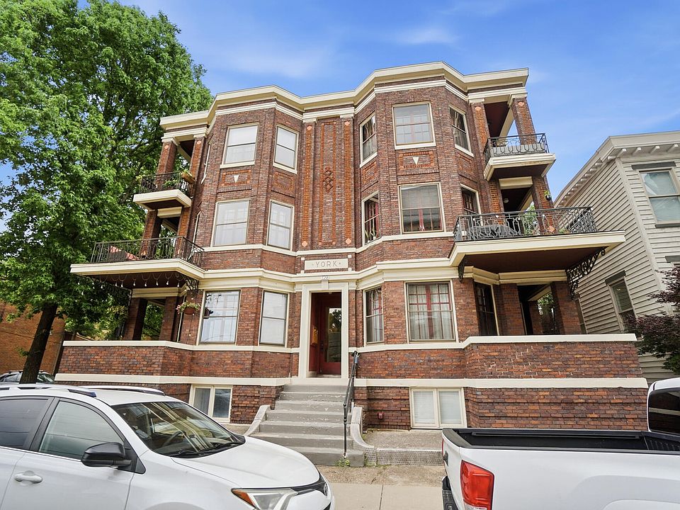 1st image of 128 E 5th St APT 3