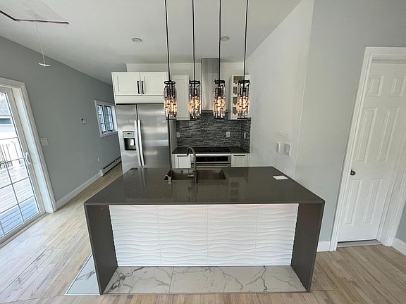 2nd image of 250 Lake Dr #B