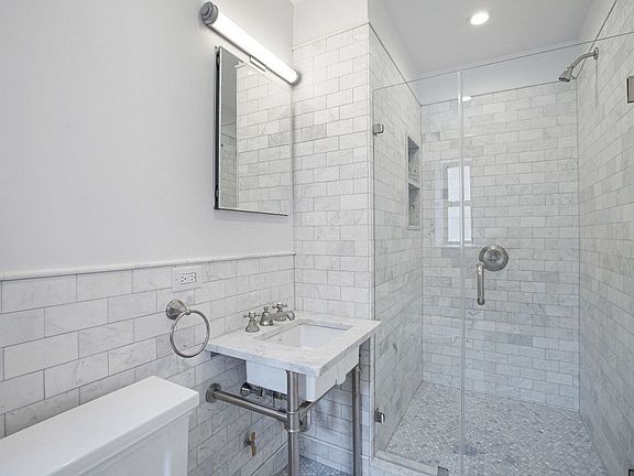 5th image of 12 E 86th St APT 506