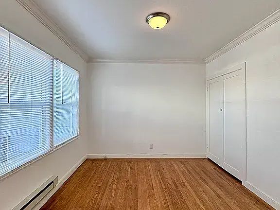 4th image of 186 Pixley St #2