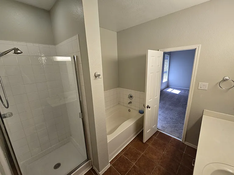 9201 Popes Creek Ct — Photo 2