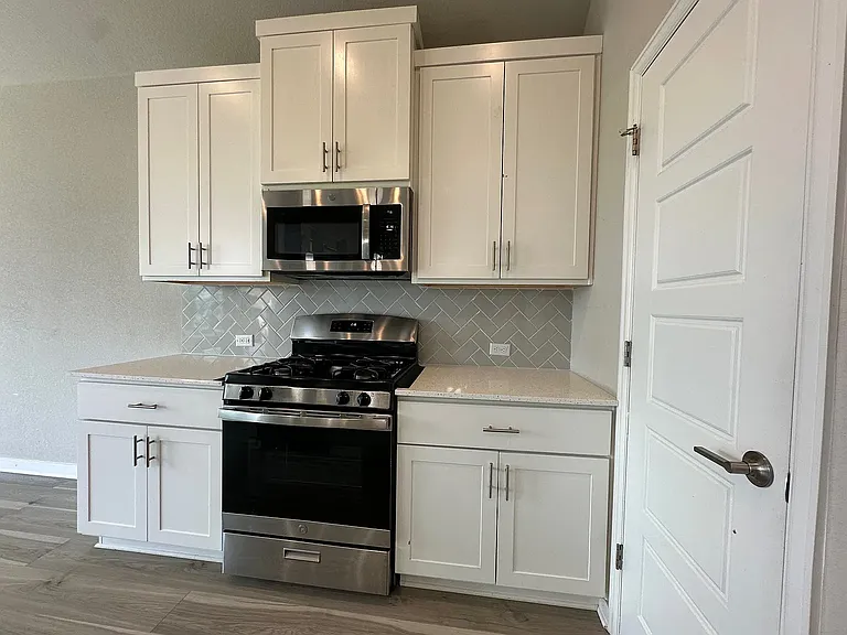 441 Saturnia Dr — Photo 7