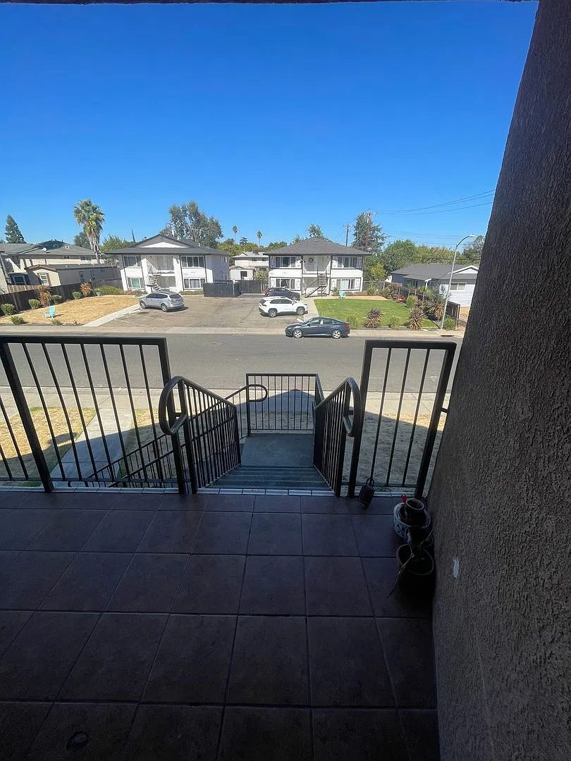 10320 Birmingham Way #3 - Rancho Cordova — Photo 2