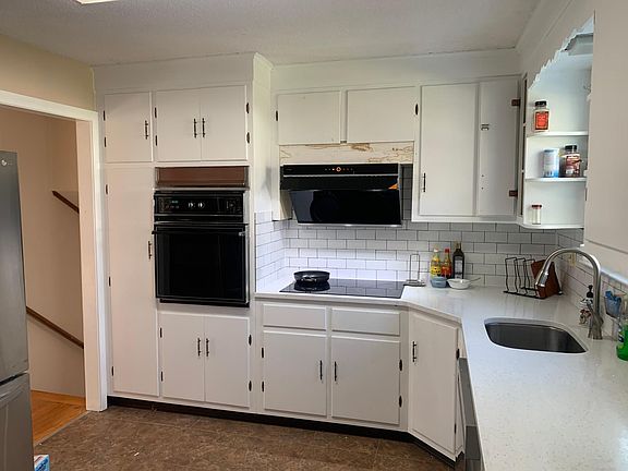2nd image of 14 Dogwood Ln