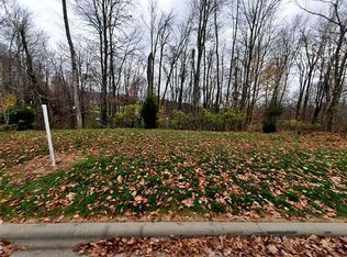 988 Camden Dr, Newark, OH 43055