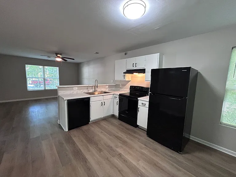 2318 Purdy Ave — Photo 16