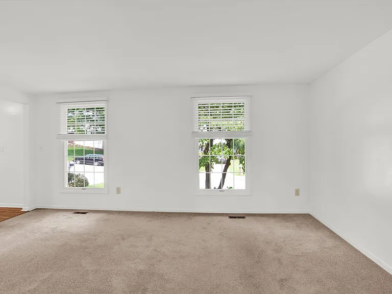 634 Bay Green Dr — Photo 8