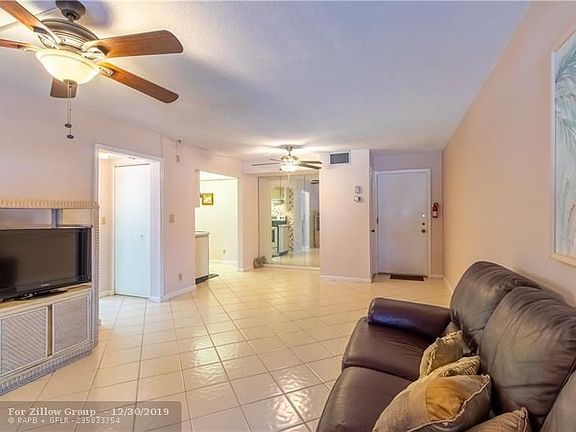 4th image of 1428 SE 4th Ave APT 172