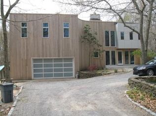 28 W Neck Rd, Southampton, NY 11968