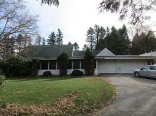 1014 Willowbrook Rd, New Castle, PA 16101