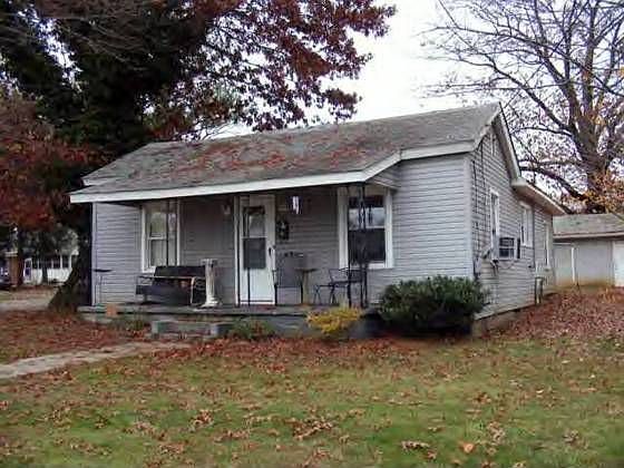 1st image of 208 Emmette St