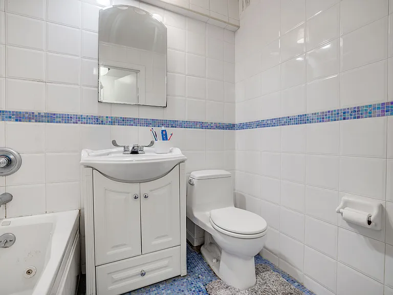245 E 35th St #2H — Photo 6