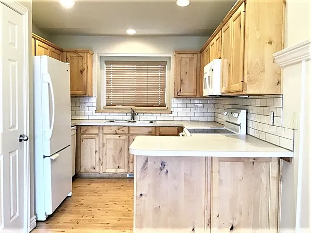 2224 S 2685 W — Photo 2