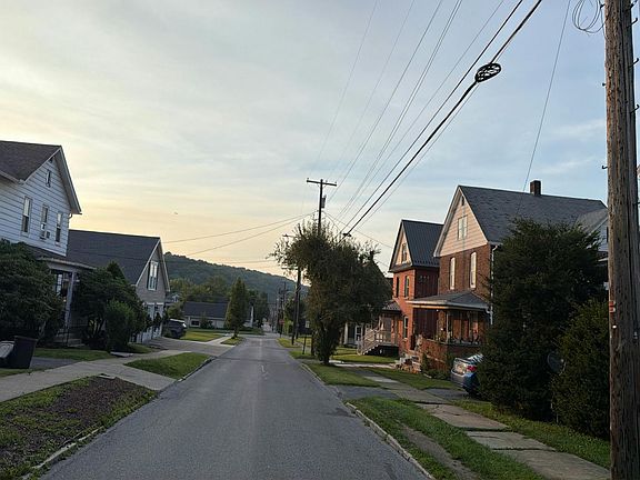 5th image of 92 Metoxet St
