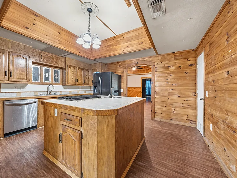 700 Harrel Ave — Photo 9