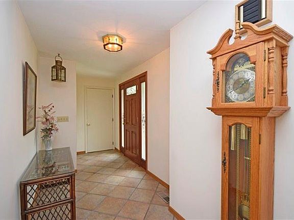 3rd image of 7360 Thumbelina Ln