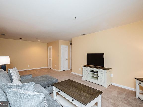 5th image of 661 Straffan Dr Unit 202