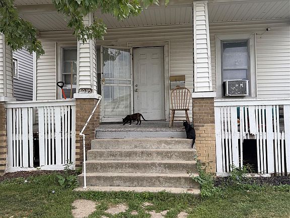 3rd image of 8095 Smart St