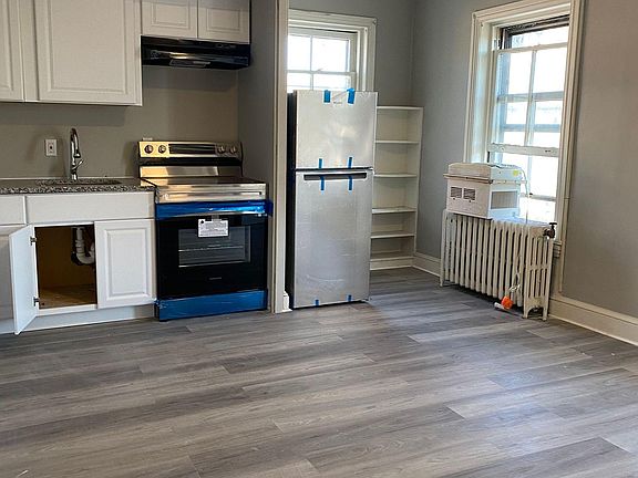 2nd image of 833 N Washington St #5