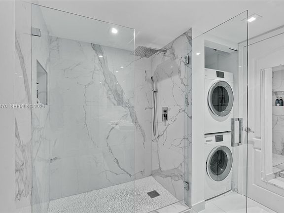 4th image of 1200 Brickell Bay Dr APT 2017