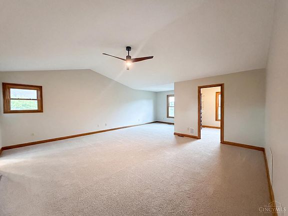 4th image of 4758 Carriage Dr