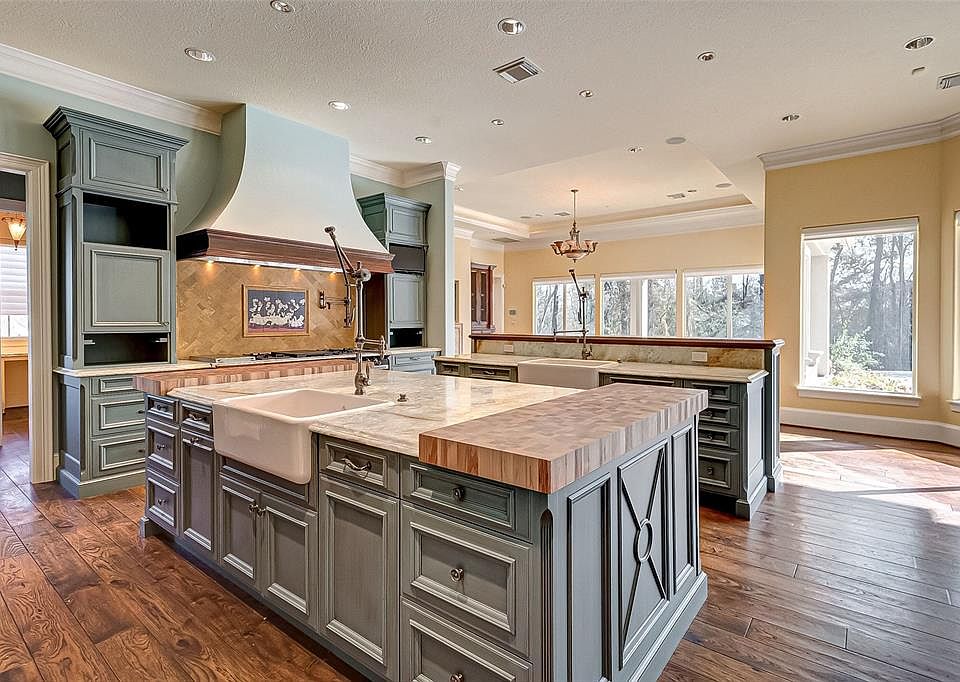 1st image of 1106 Royal Shores Cir