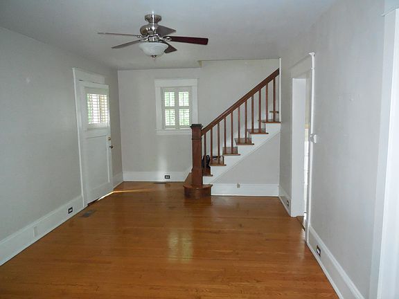 4th image of 632 Woods Ave SW