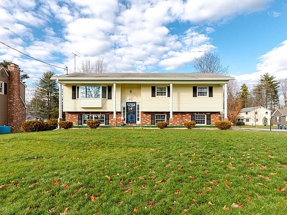 2nd image of 5 Elmwood Dr