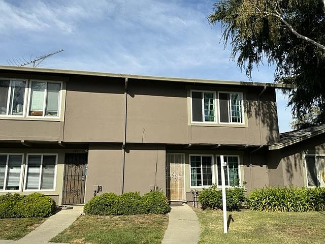 1st image of 276 Orosi Way