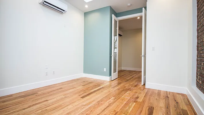 Rented by Nooklyn NYC LLC | media 21